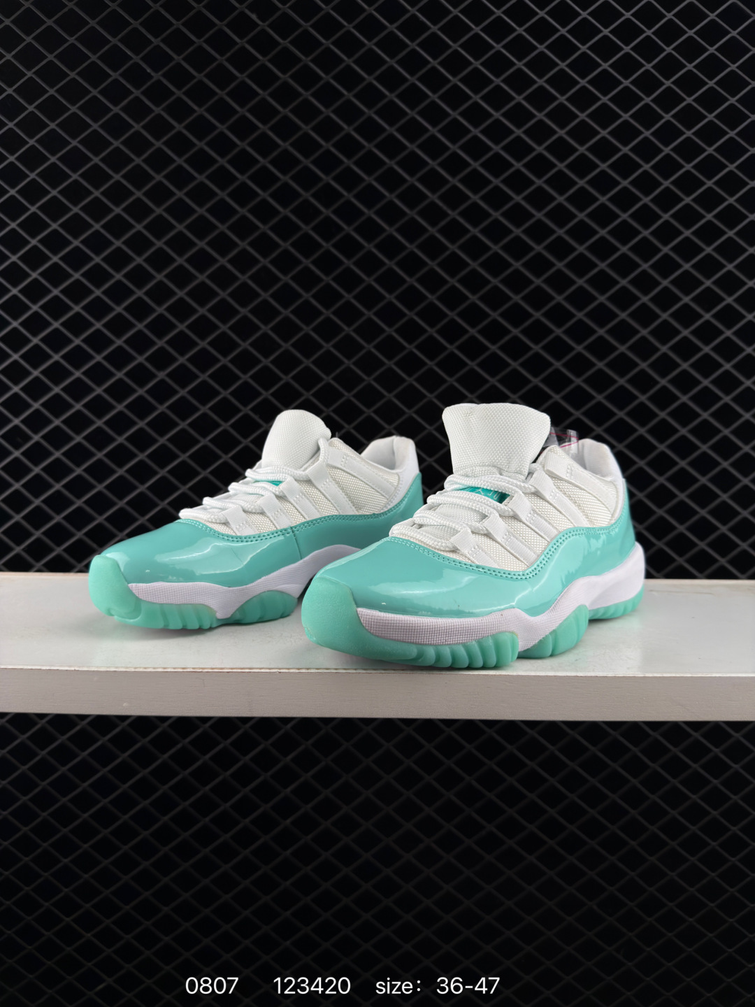 Nike Air Jordan 11 Retro Low